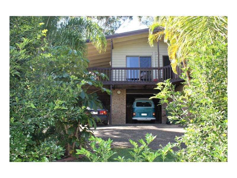 18 Fatsia court, Elanora QLD 4221