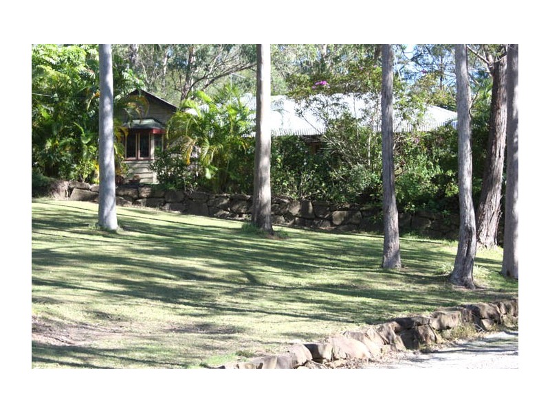 8 Harry Mills Drive, Worongary QLD 4213