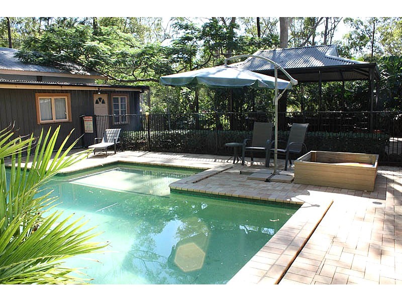 8 Harry Mills Drive, Worongary QLD 4213