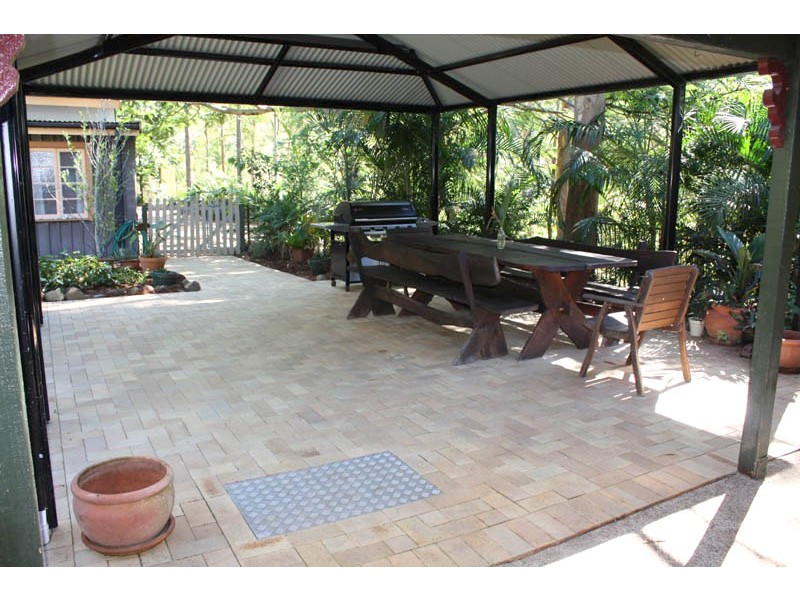 8 Harry Mills Drive, Worongary QLD 4213