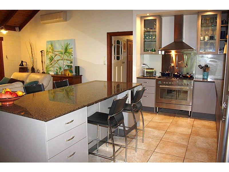 8 Harry Mills Drive, Worongary QLD 4213