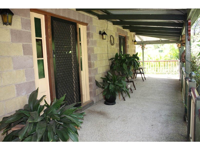 8 Harry Mills Drive, Worongary QLD 4213