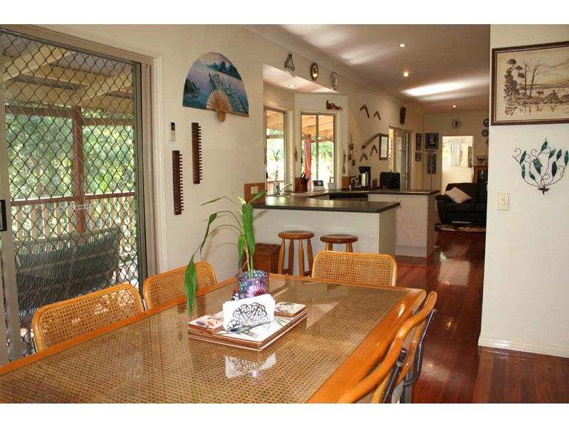 61 Simpsons Road, Elanora QLD 4221