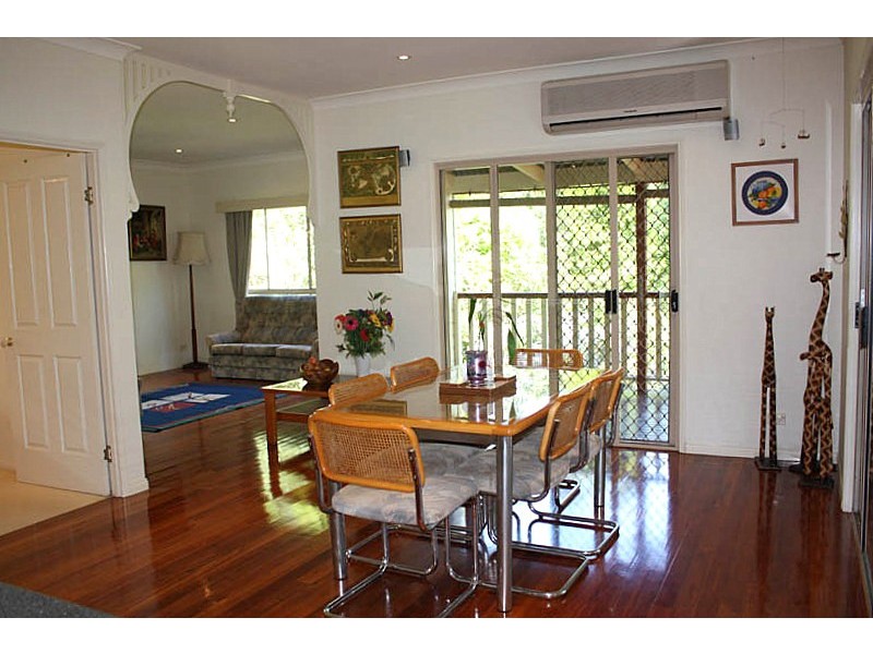 61 Simpsons Road, Elanora QLD 4221