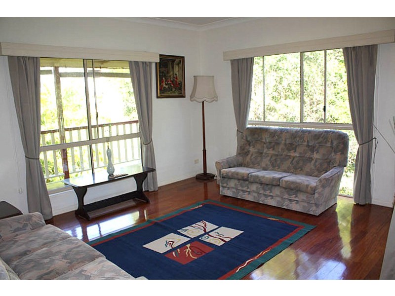 61 Simpsons Road, Elanora QLD 4221