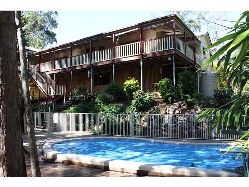 61 Simpsons Road, Elanora QLD 4221