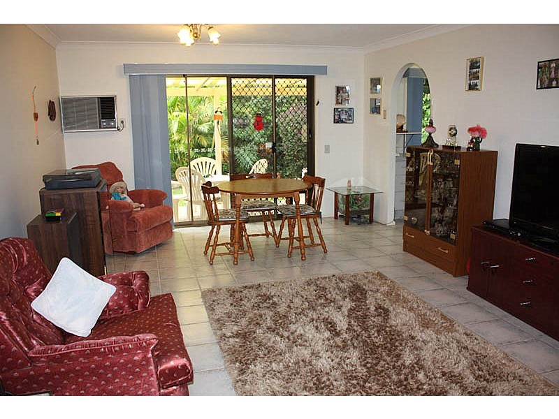 2/81 Treeview Drive, Burleigh Waters QLD 4220