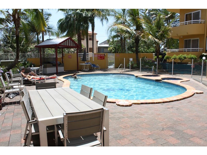 14 Jefferson Lane, Palm Beach QLD 4221