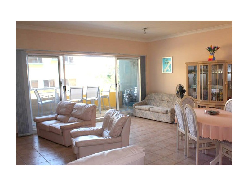 14 Jefferson Lane, Palm Beach QLD 4221