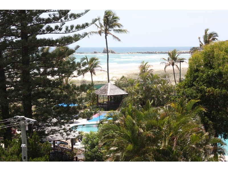 14 Jefferson Lane, Palm Beach QLD 4221