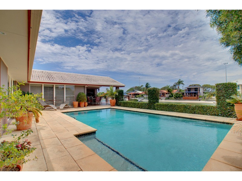 14 MACKEREL COURT, Palm Beach QLD 4221