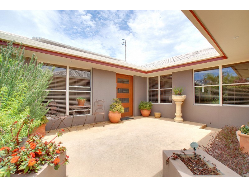 14 MACKEREL COURT, Palm Beach QLD 4221