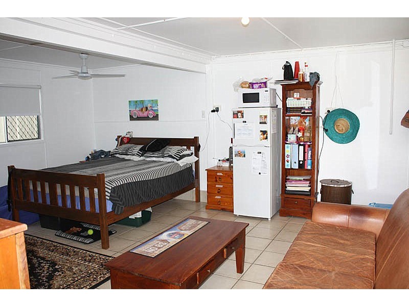 4 TWENTY EIGHTH AVE, Palm Beach QLD 4221