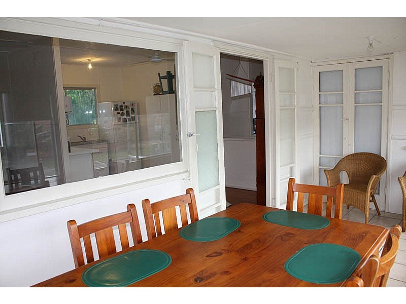 4 TWENTY EIGHTH AVE, Palm Beach QLD 4221