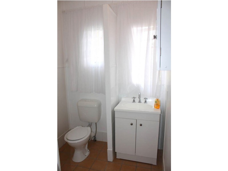 4 TWENTY EIGHTH AVE, Palm Beach QLD 4221