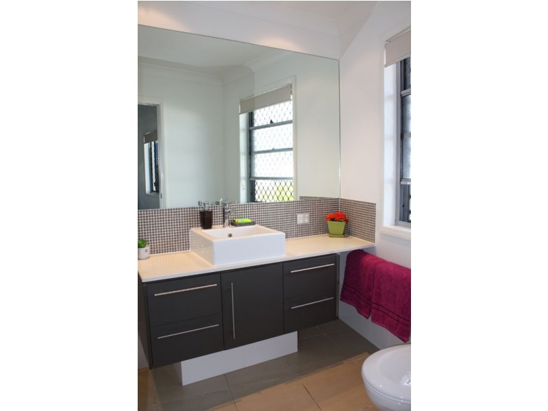 59 VENICE STREET, Burleigh Waters QLD 4220