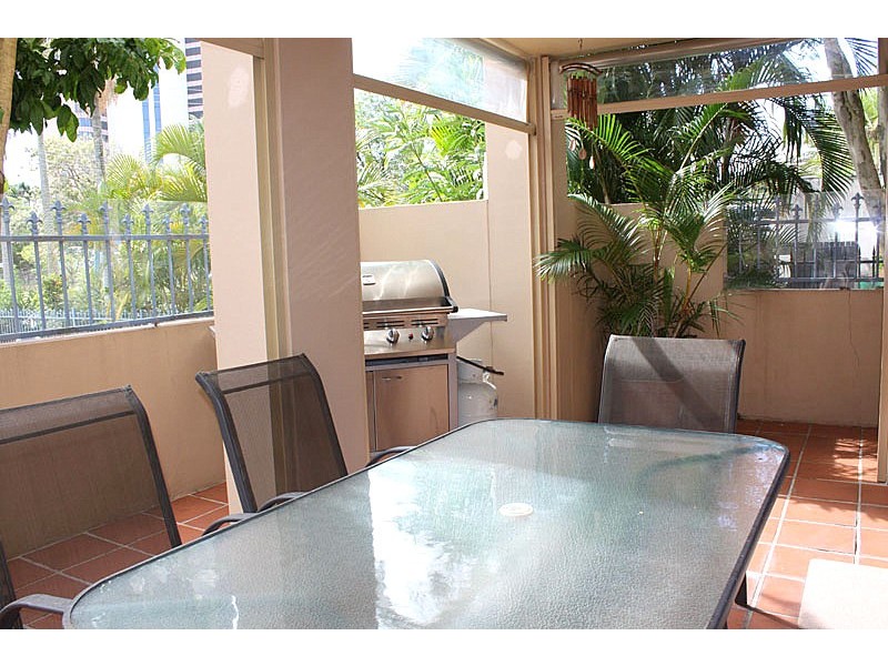 6/4-10 MONTE CARLO AVE, Surfers Paradise QLD 4217