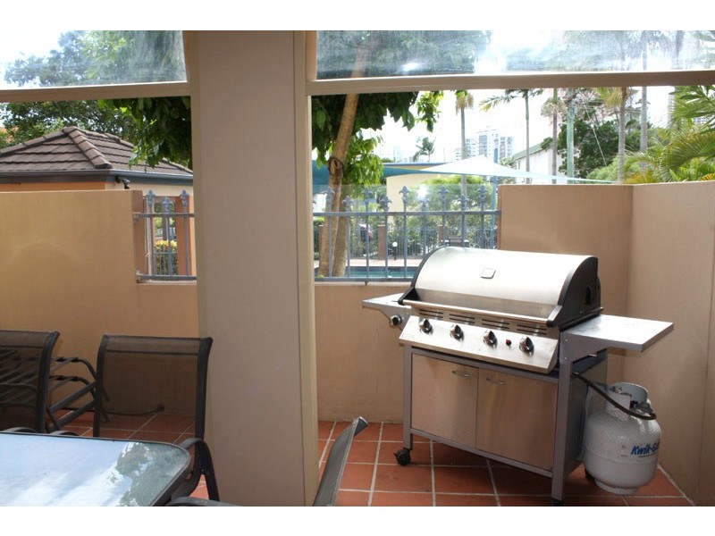 6/4-10 MONTE CARLO AVE, Surfers Paradise QLD 4217