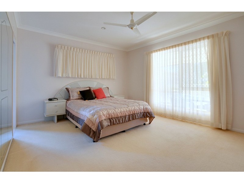 54 Warbler Parade, Varsity Lakes QLD 4227