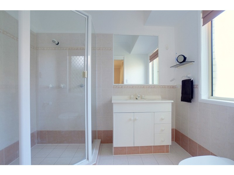 54 Warbler Parade, Varsity Lakes QLD 4227