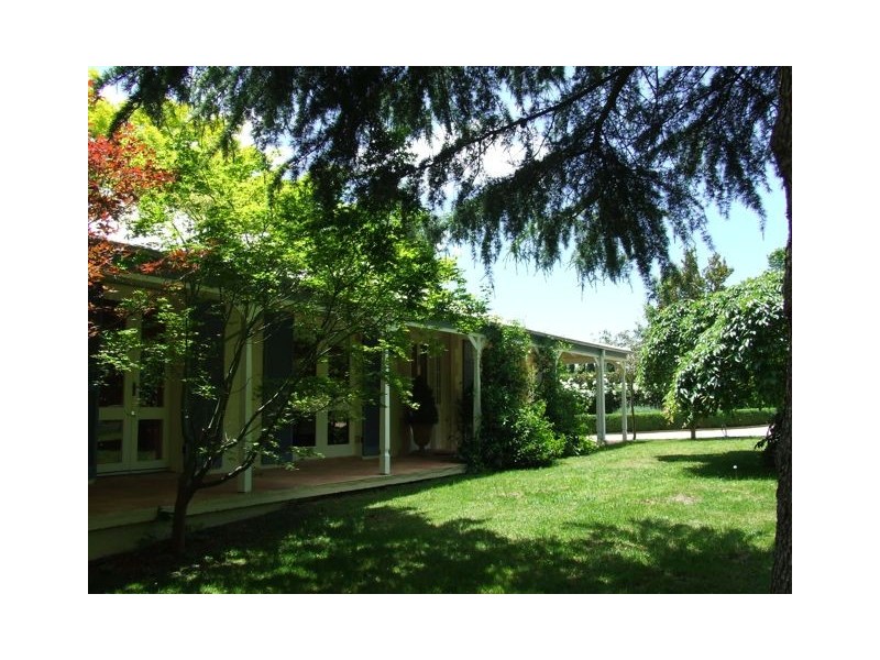 1 Romney Place, Burradoo NSW 2576