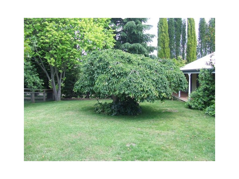 1 Romney Place, Burradoo NSW 2576