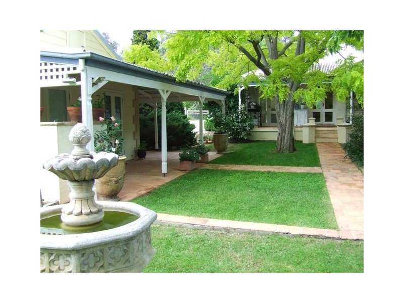 1 Romney Place, Burradoo NSW 2576