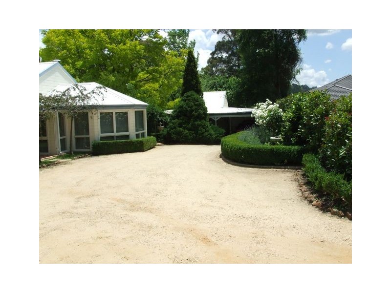 1 Romney Place, Burradoo NSW 2576