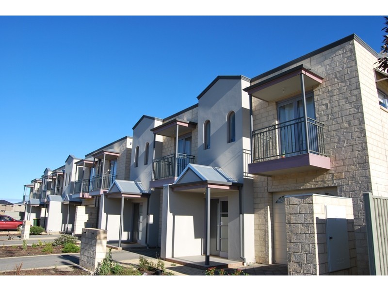 74 Hindmarsh Circuit, Mawson Lakes SA 5095