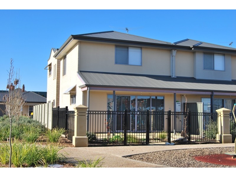 74 Hindmarsh Circuit, Mawson Lakes SA 5095