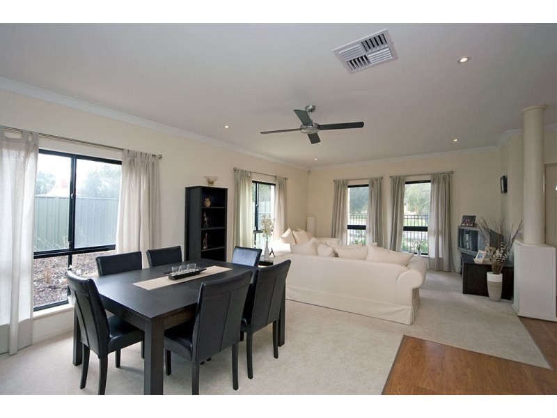 33 Park Way, Mawson Lakes SA 5095