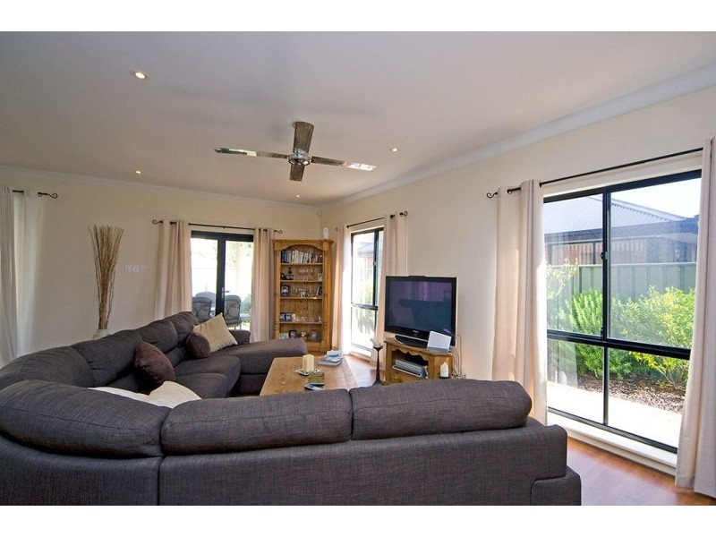 33 Park Way, Mawson Lakes SA 5095