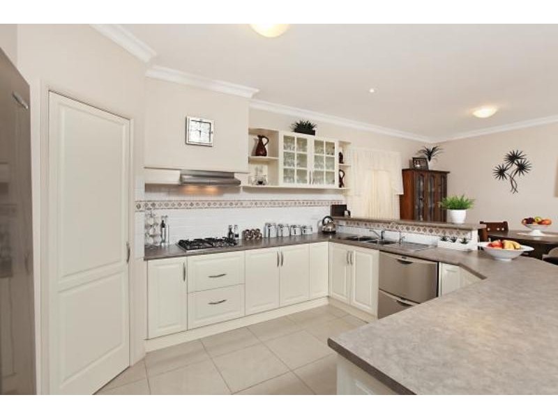 14 McKinlay Court, Mawson Lakes SA 5095