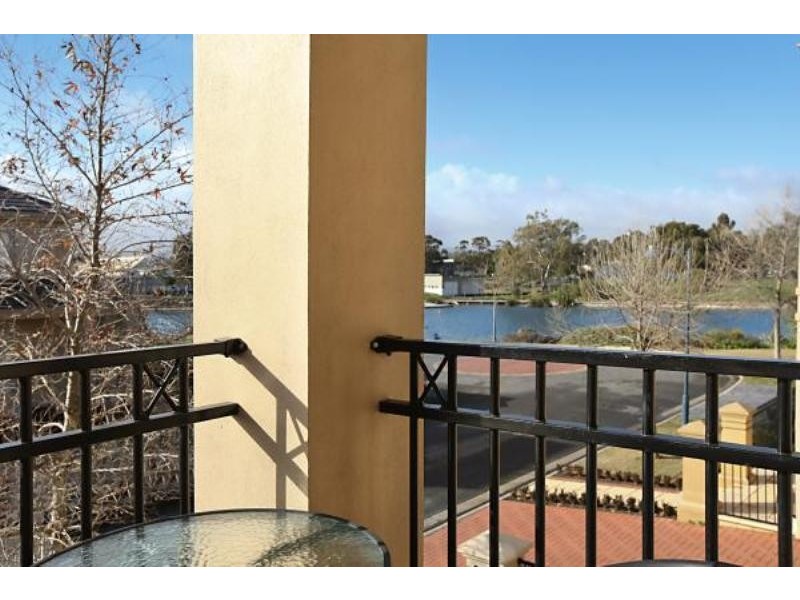 14 McKinlay Court, Mawson Lakes SA 5095