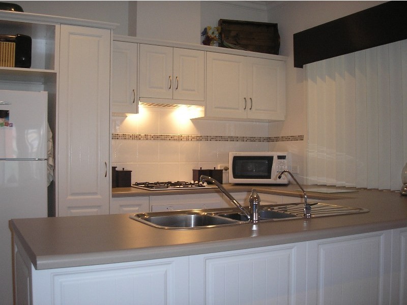 6 Heard Ave, Mawson Lakes SA 5095