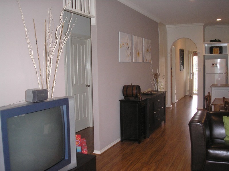 6 Heard Ave, Mawson Lakes SA 5095