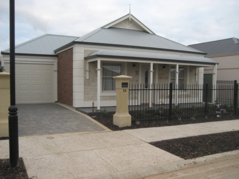 33 Hindmarsh Circuit, Mawson Lakes SA 5095