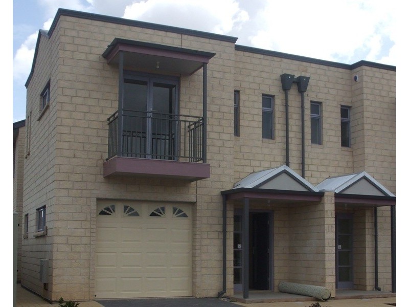 60 Hindmarsh Circuit, Mawson Lakes SA 5095