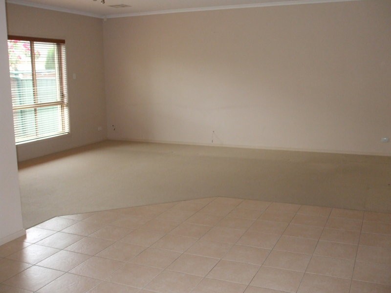 6 Eyre Court, Mawson Lakes SA 5095