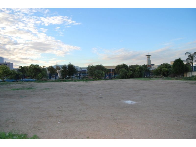 524 Lakeside Close, Mawson Lakes SA 5095