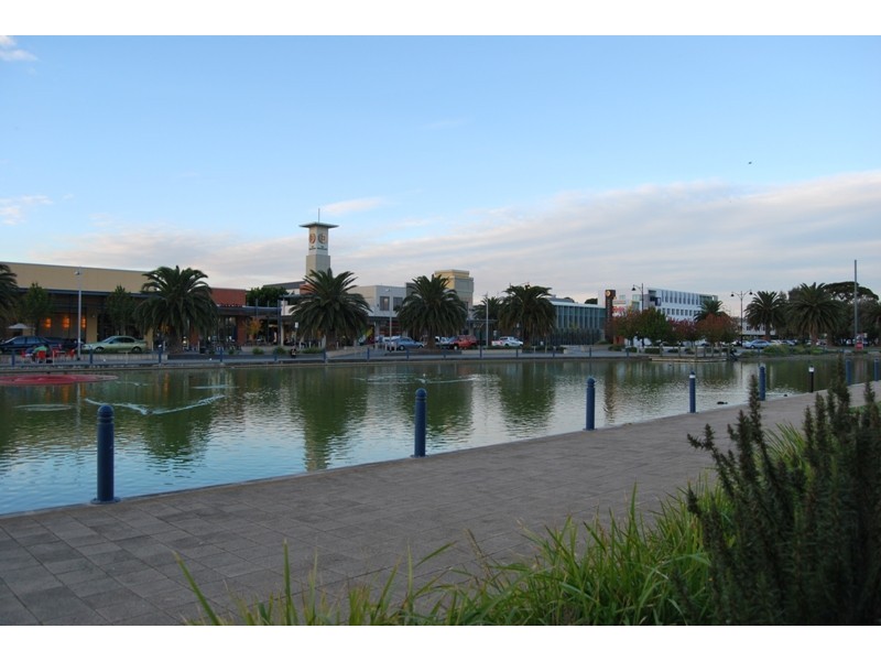 524 Lakeside Close, Mawson Lakes SA 5095