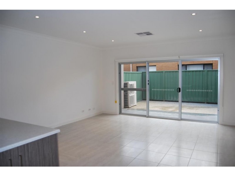 38 Broadwater Crescent, Mawson Lakes SA 5095