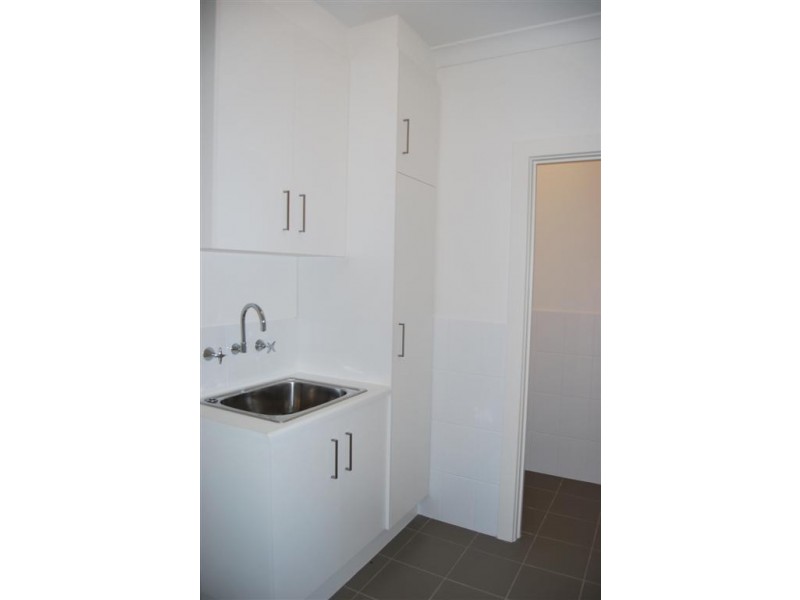 38 Broadwater Crescent, Mawson Lakes SA 5095