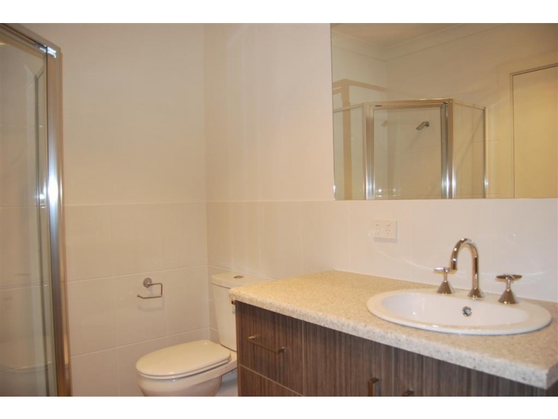 38 Broadwater Crescent, Mawson Lakes SA 5095