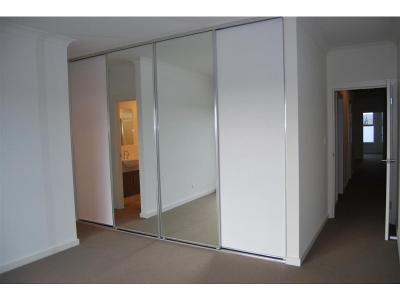 38 Broadwater Crescent, Mawson Lakes SA 5095