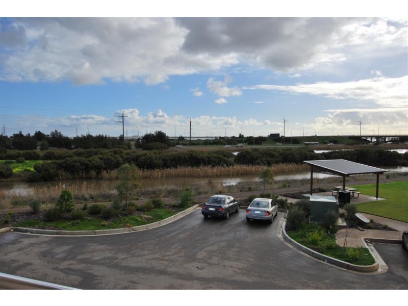 38 Broadwater Crescent, Mawson Lakes SA 5095