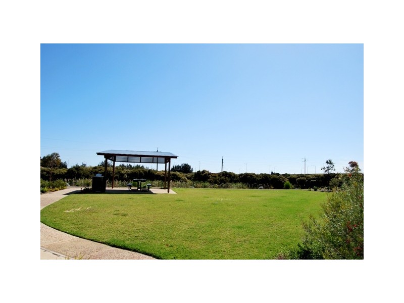 34 Broadwater Crescent, Mawson Lakes SA 5095