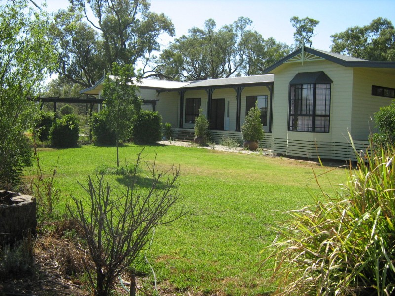 5 AHWAHNEE ROAD, Moree NSW 2400