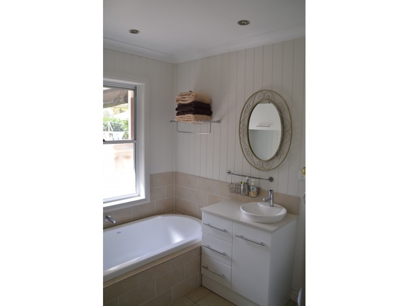 11 Tirzar Street, Moree NSW 2400