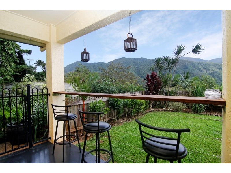 3 Orminston Close, Redlynch QLD 4870